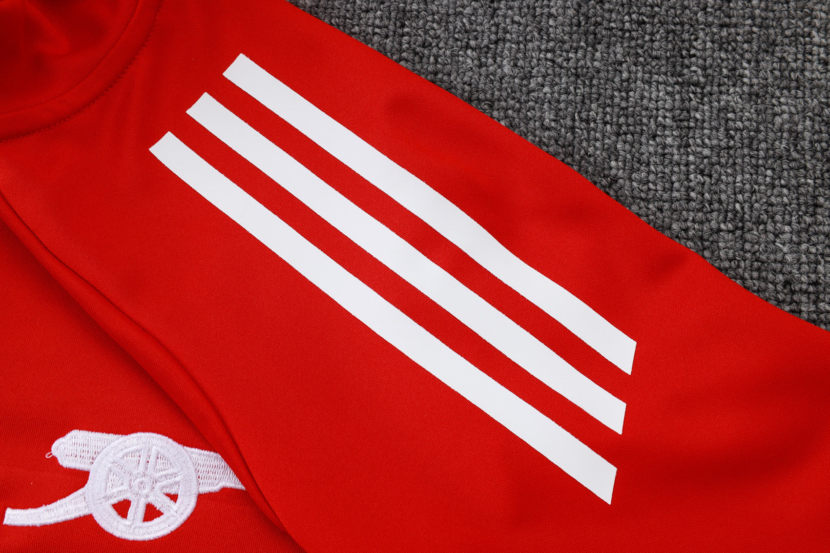 Arsenal - Tracksuit 2 - Adults