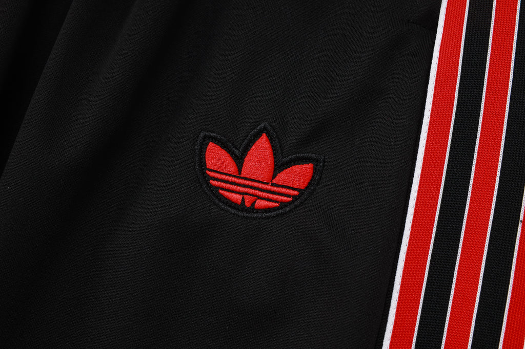 Manchester United - Tracksuit 3 - Adults