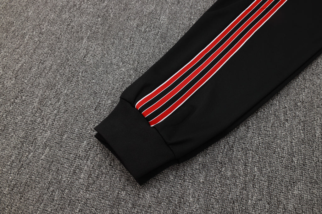 Manchester United - Tracksuit 3 - Adults