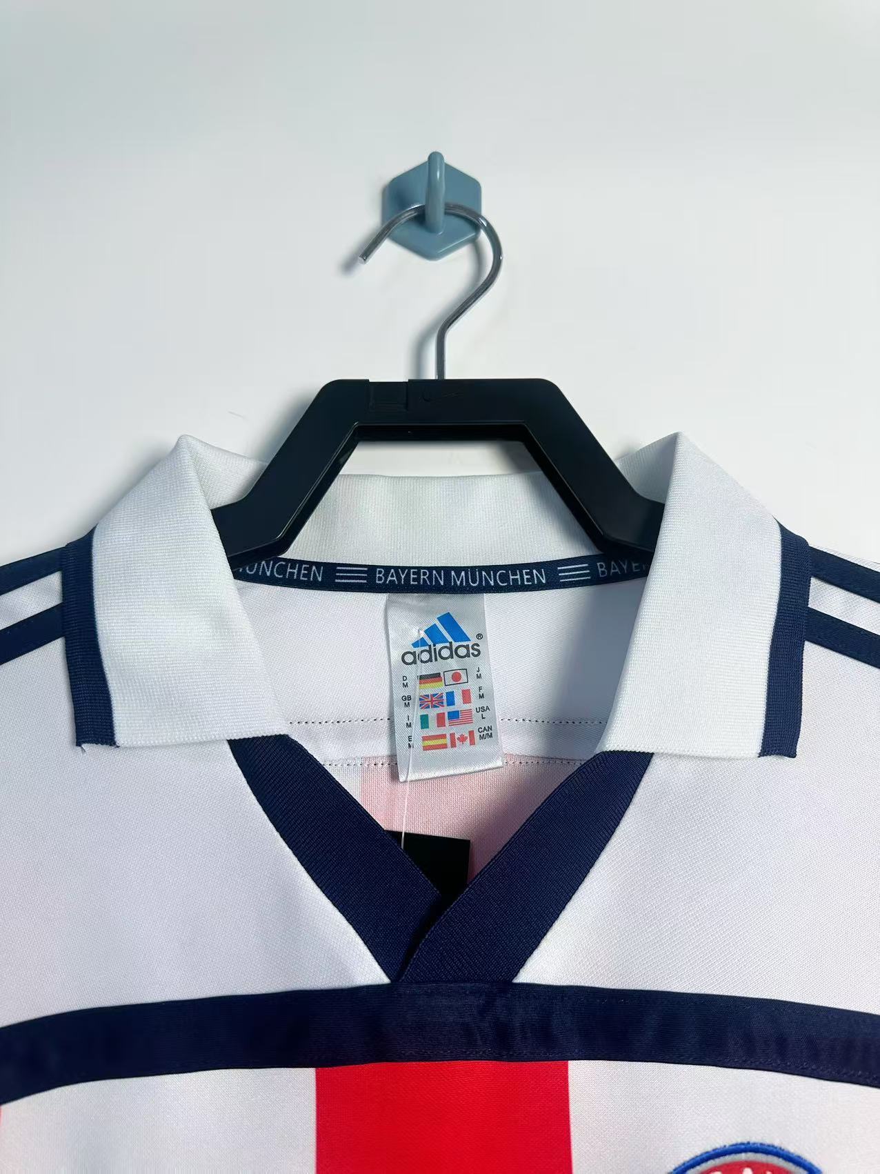 Bayern Munich - Away - 2000-02 - Retro - Adults