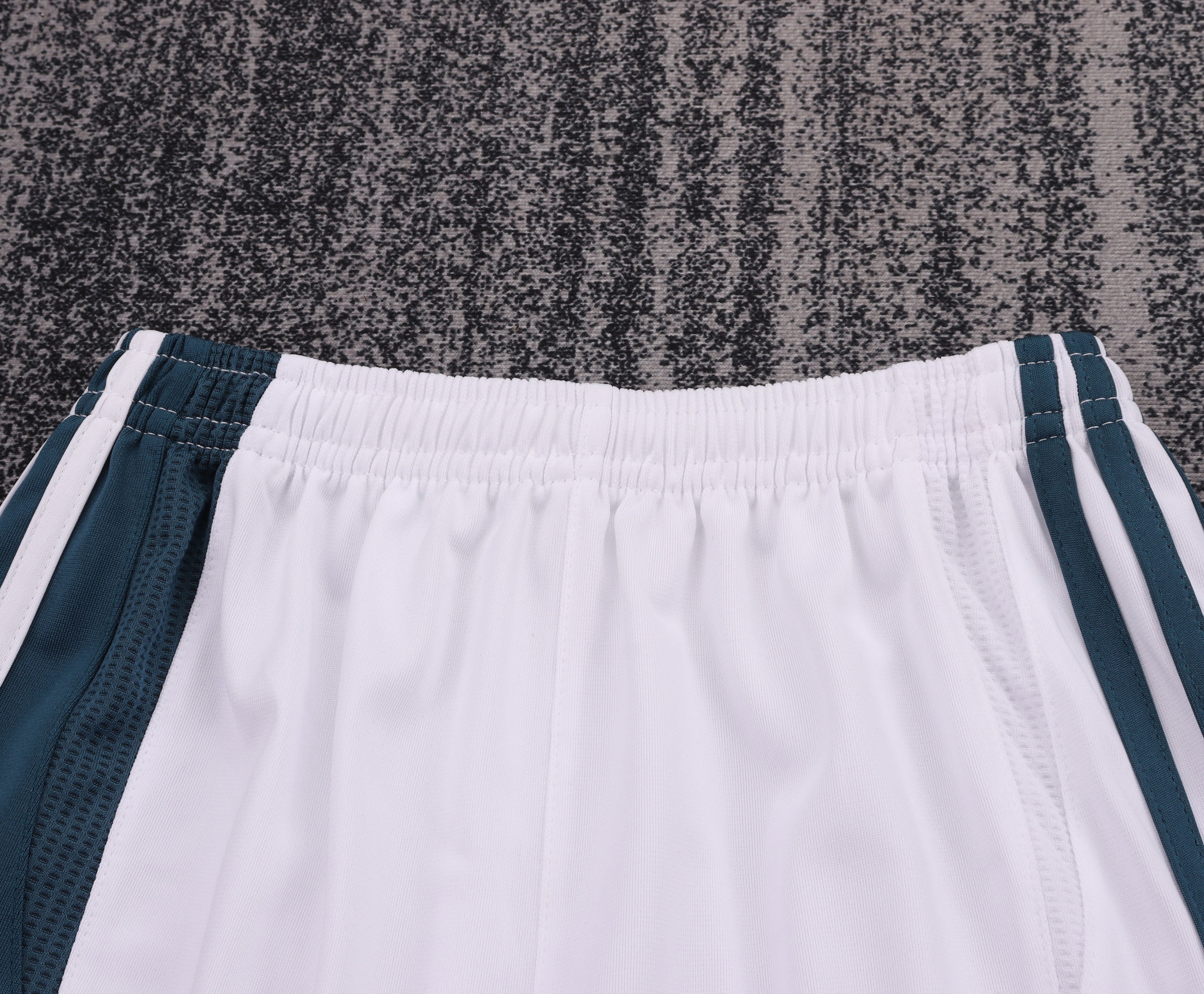 Liverpool -  Away - 2006/08 - Kids - Retro