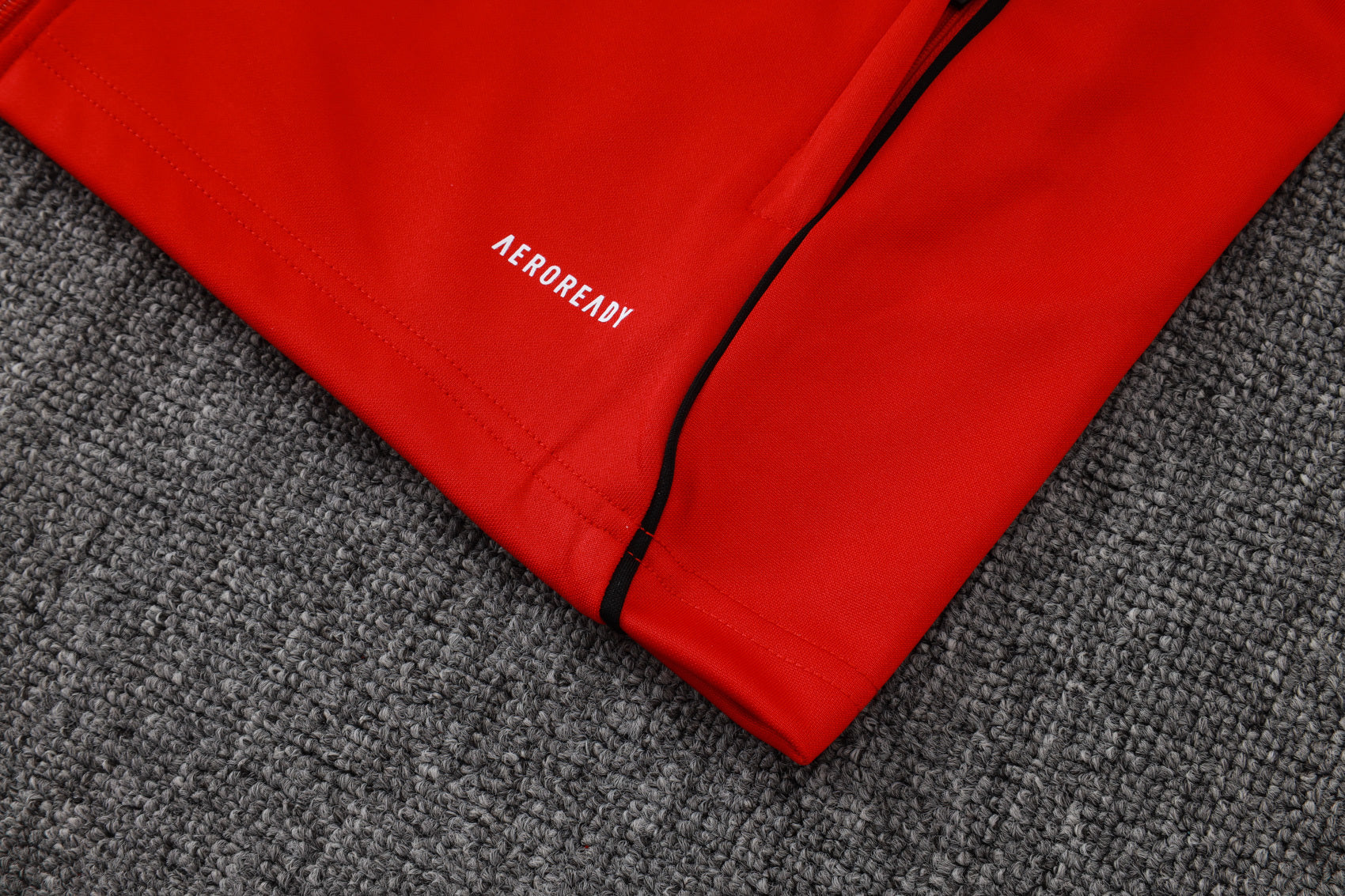 Arsenal - Tracksuit 2 - Adults