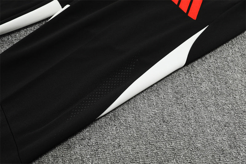 Liverpool - Tracksuit - Halfzip 3 - Adults