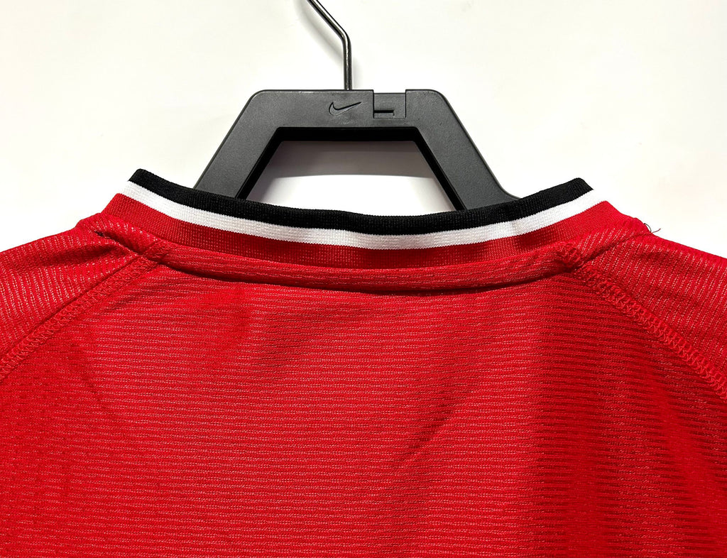 Manchester United - Home - 2000/02 - Retro - Adults