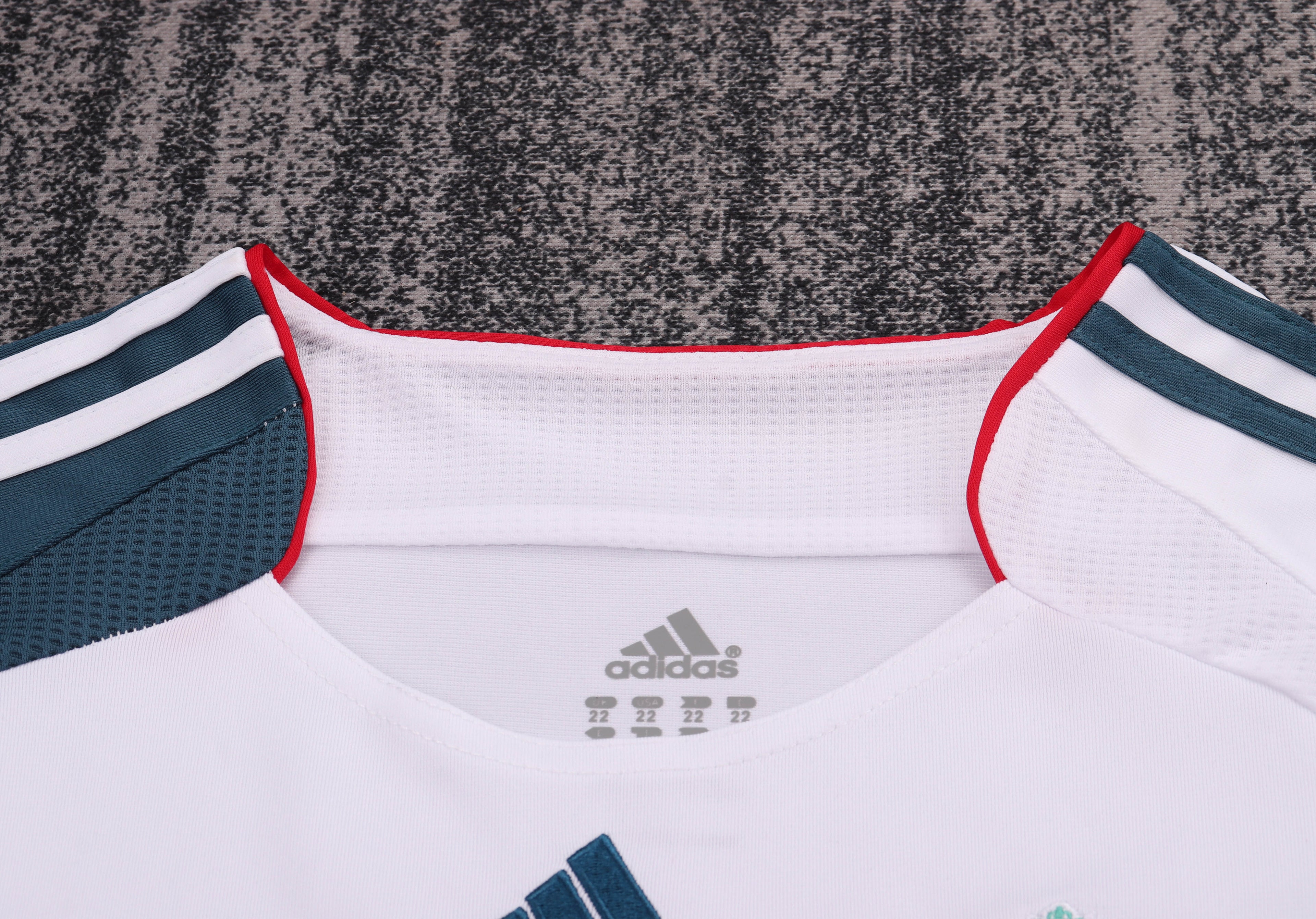 Liverpool -  Away - 2006/08 - Kids - Retro