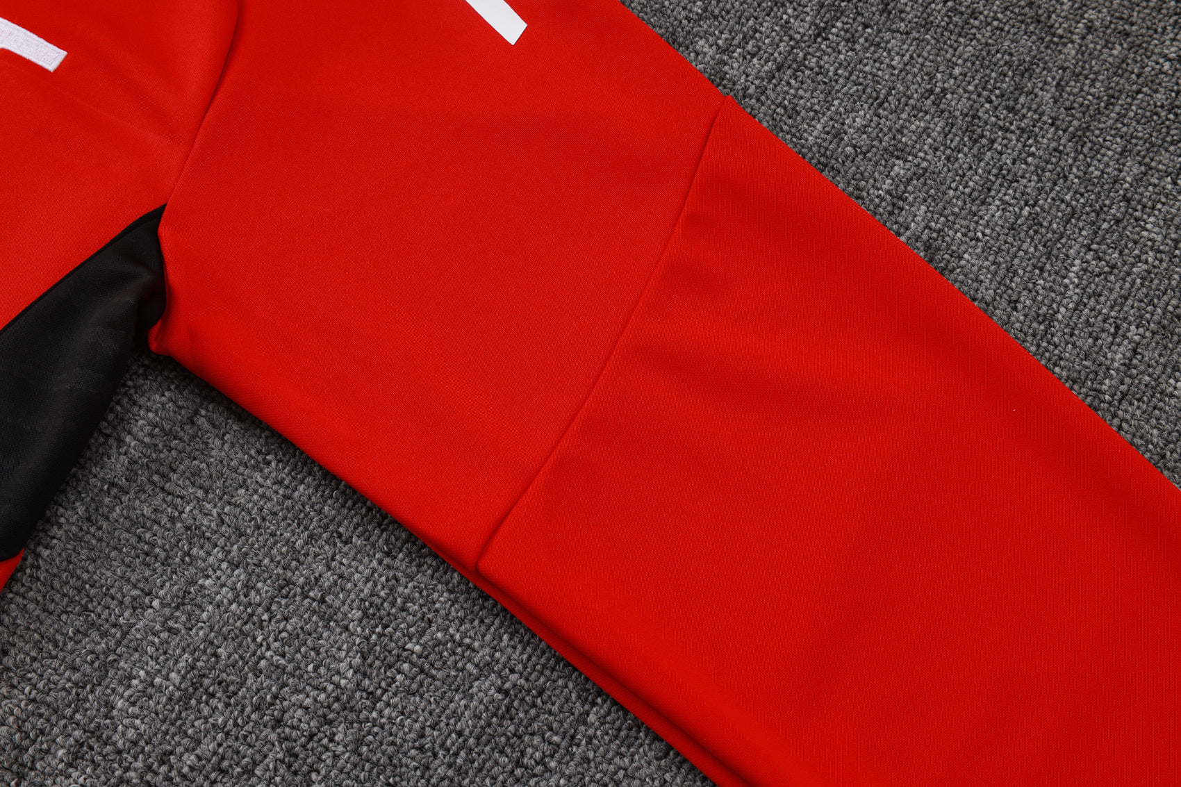 Arsenal - Tracksuit 2 - Adults