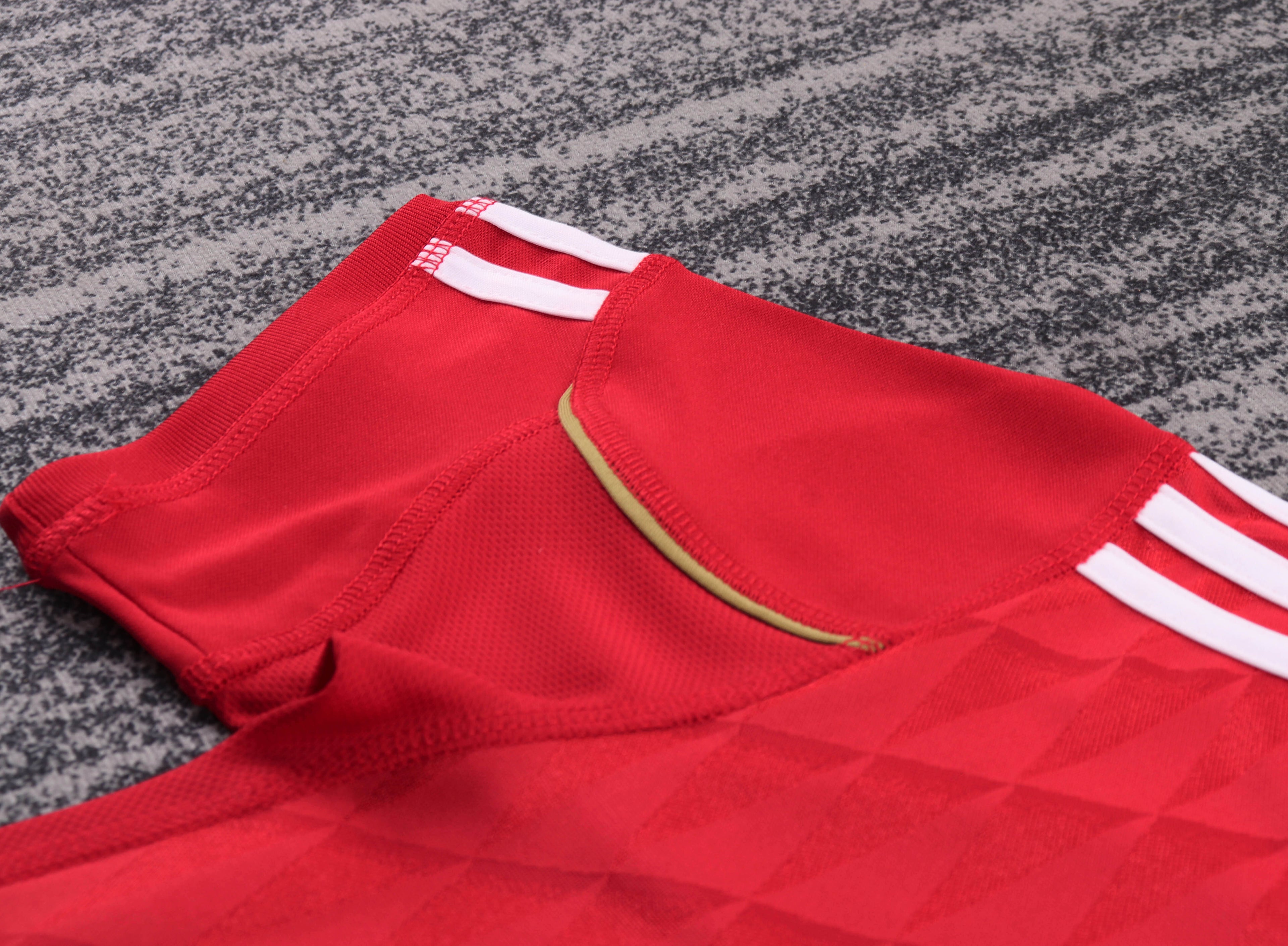 Liverpool - Home - 2010/11 - Kids - Retro