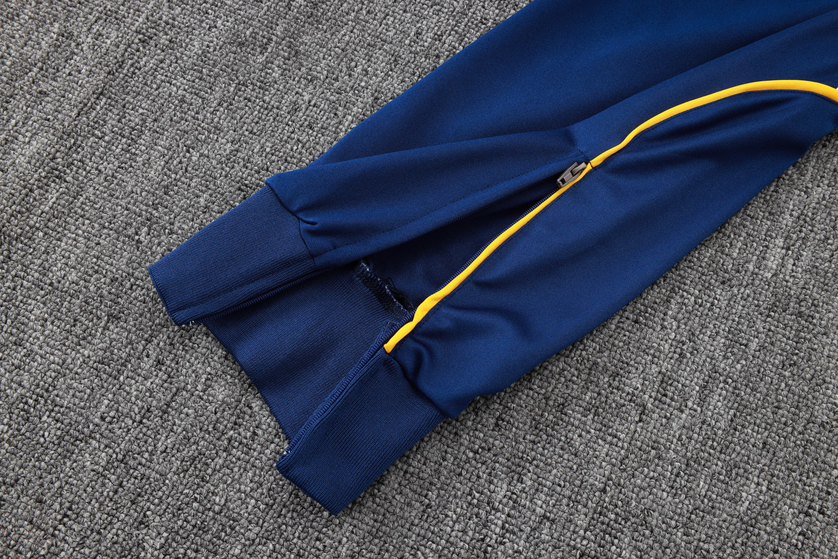 Real Madrid - Tracksuit 2 - Adults