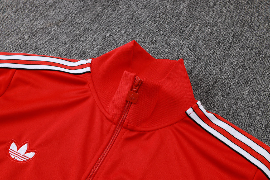 Manchester United - Tracksuit 2 - Adults