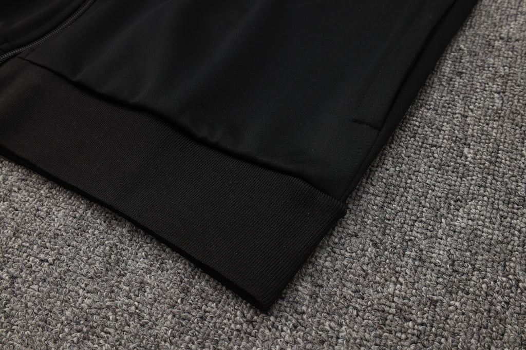 Manchester United - Tracksuit 3 - Adults