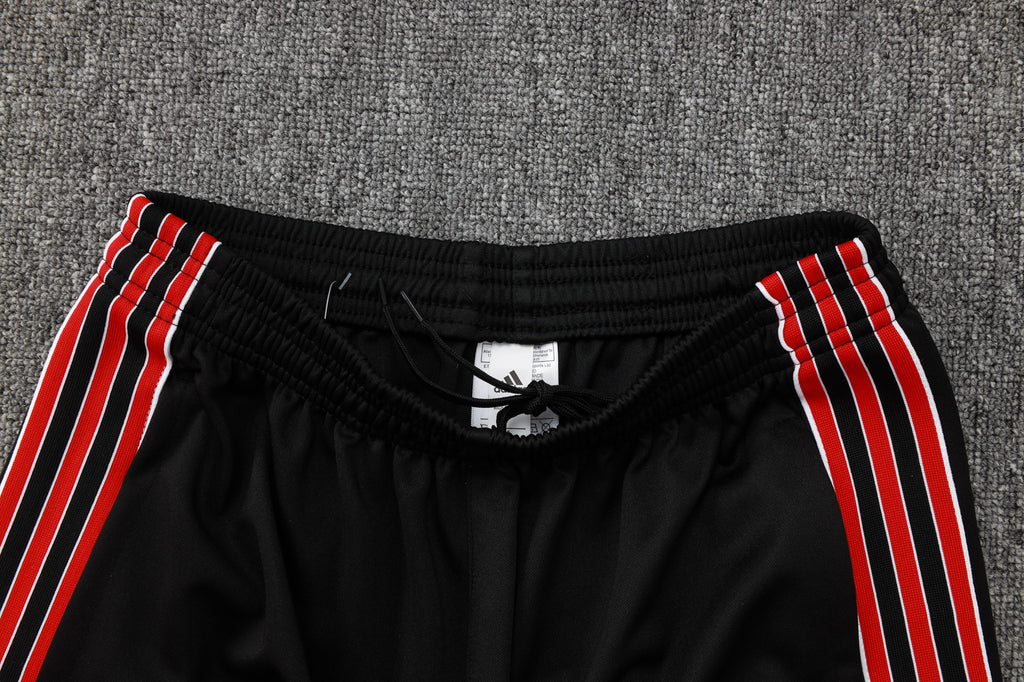 Manchester United - Tracksuit 3 - Adults