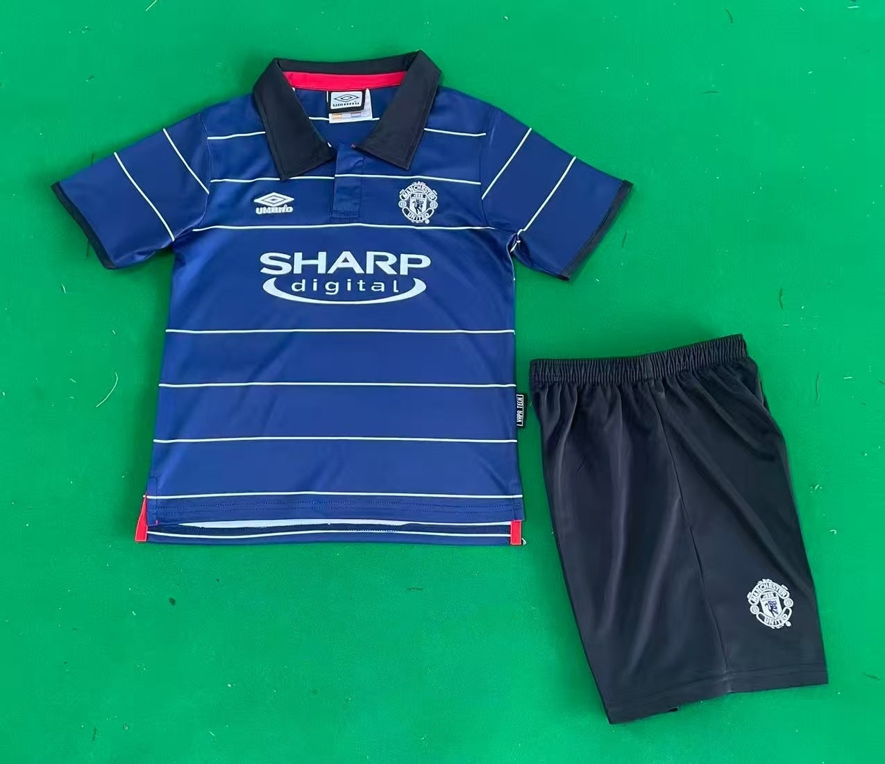 Manchester United - Away - 1999/00 - Kids - Retro