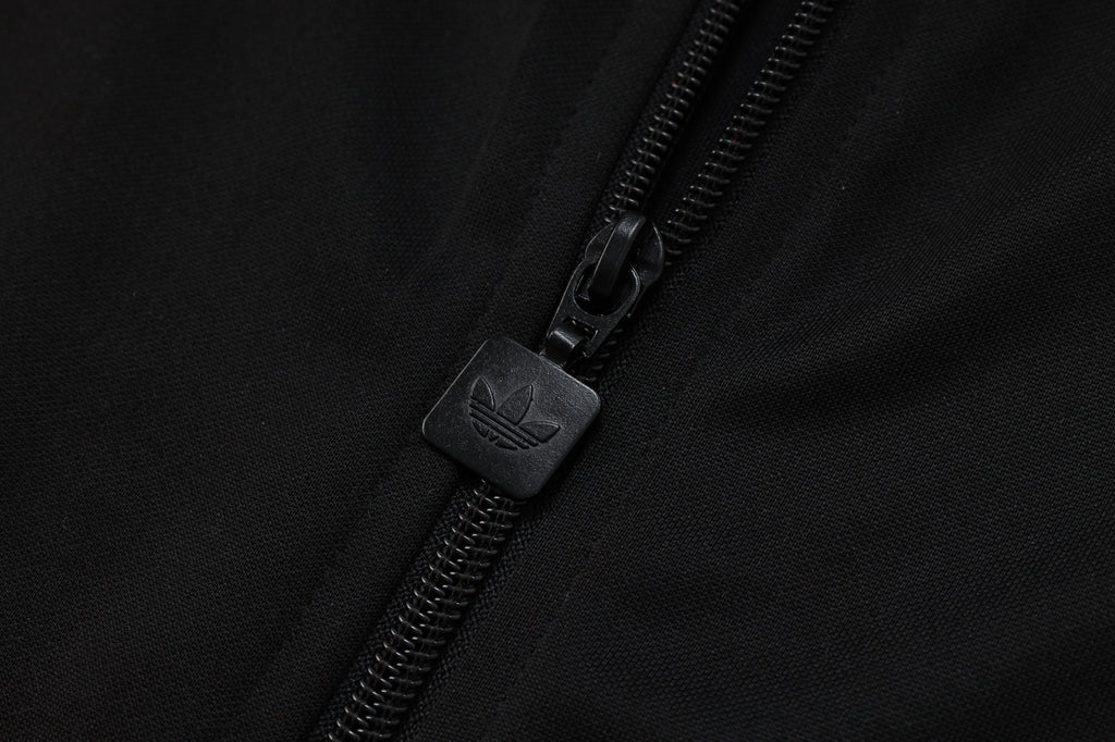 Manchester United - Tracksuit 3 - Adults