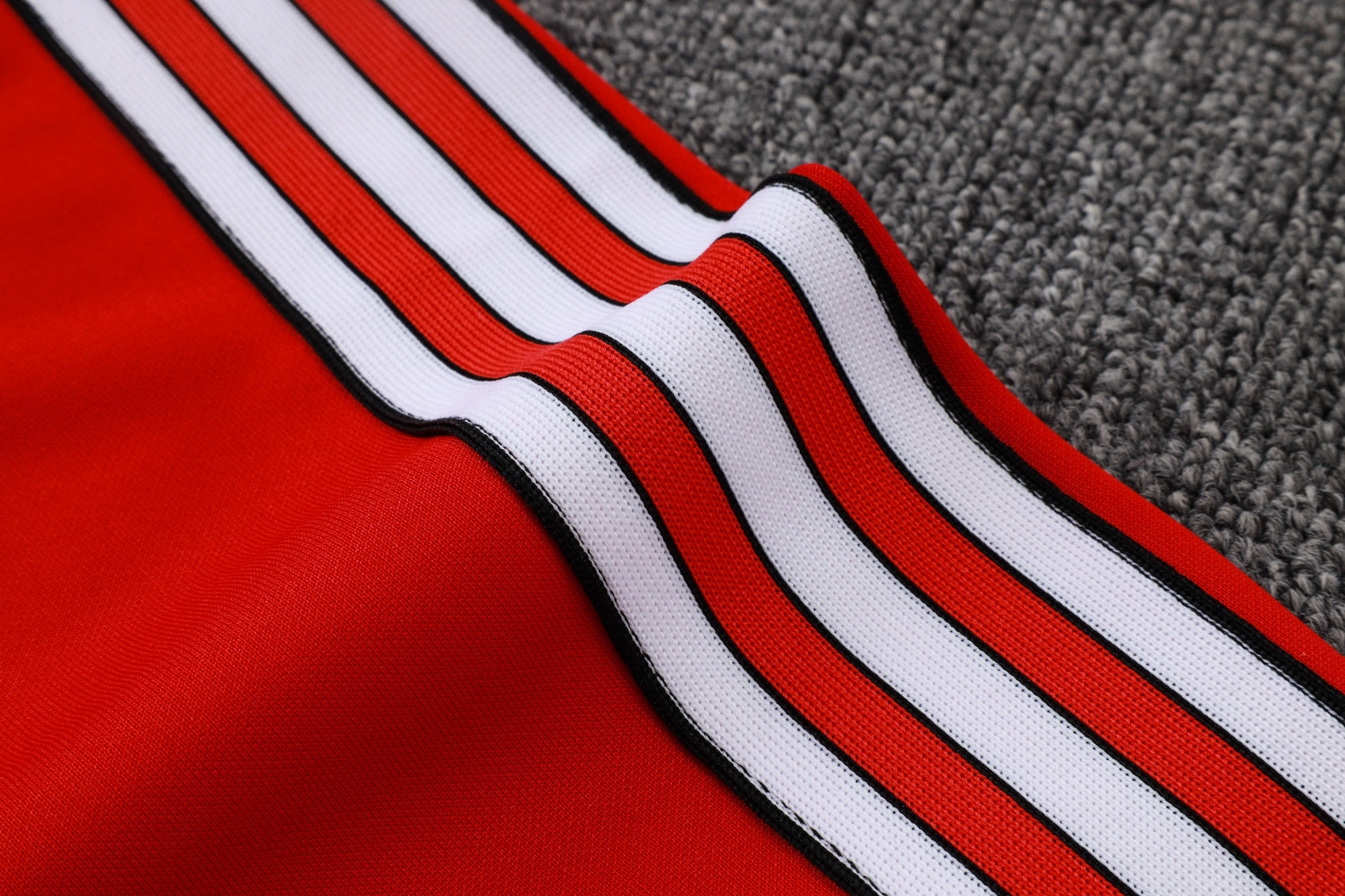 Manchester United - Tracksuit 2 - Adults