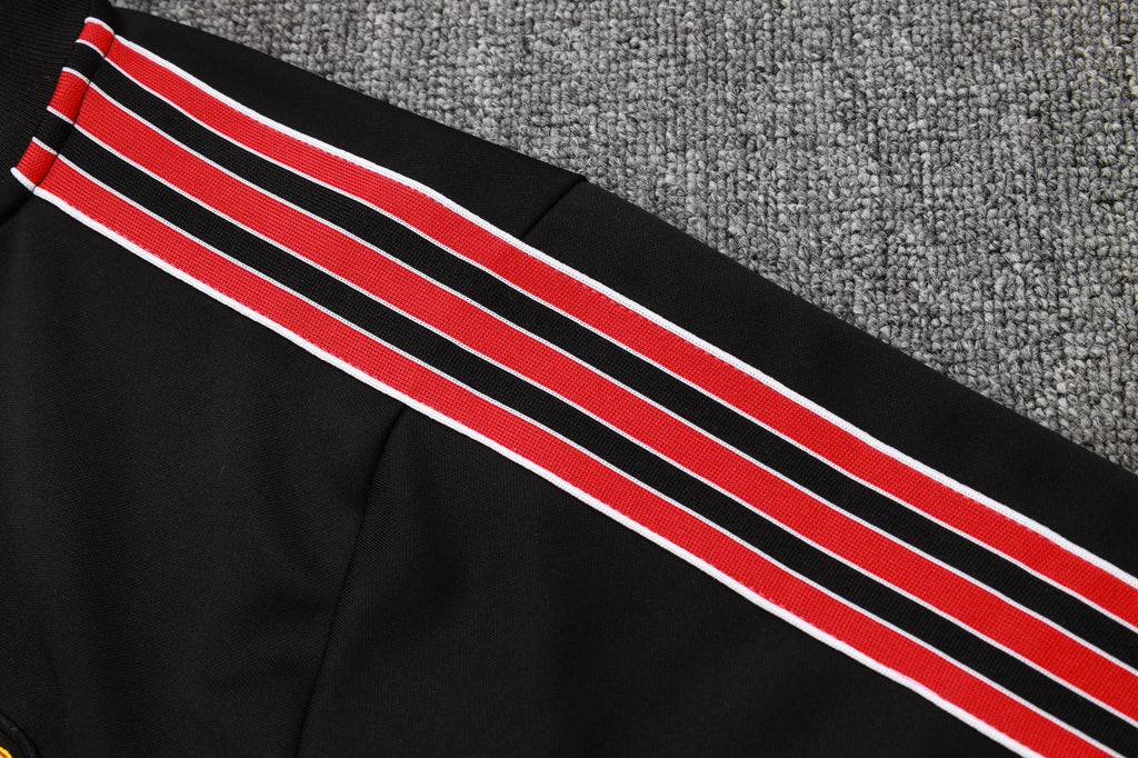 Manchester United - Tracksuit 3 - Adults