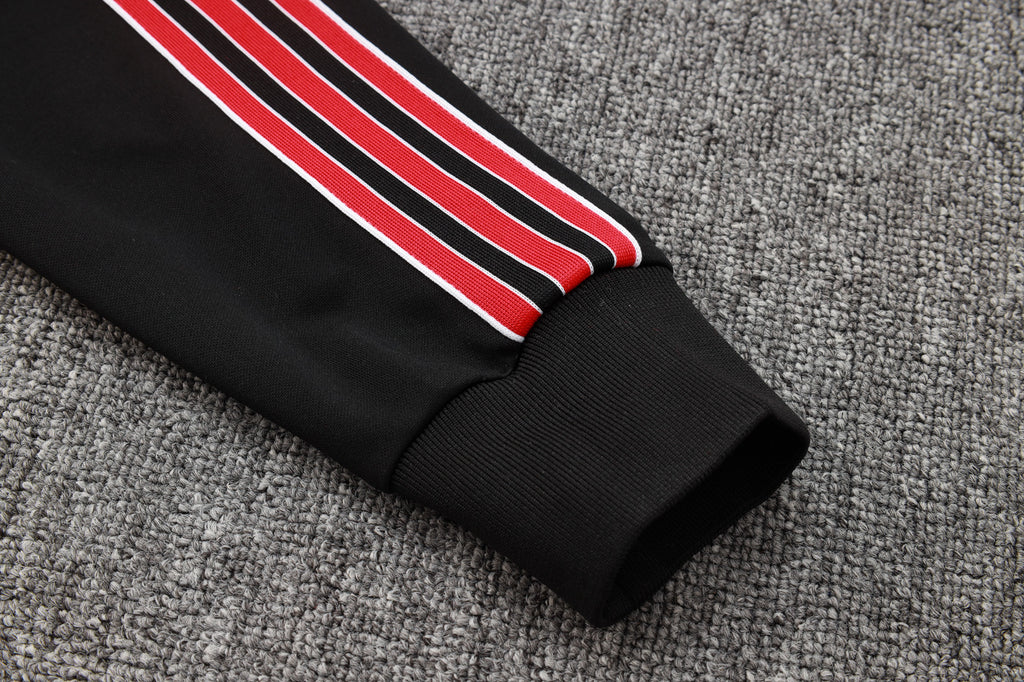 Manchester United - Tracksuit 3 - Adults