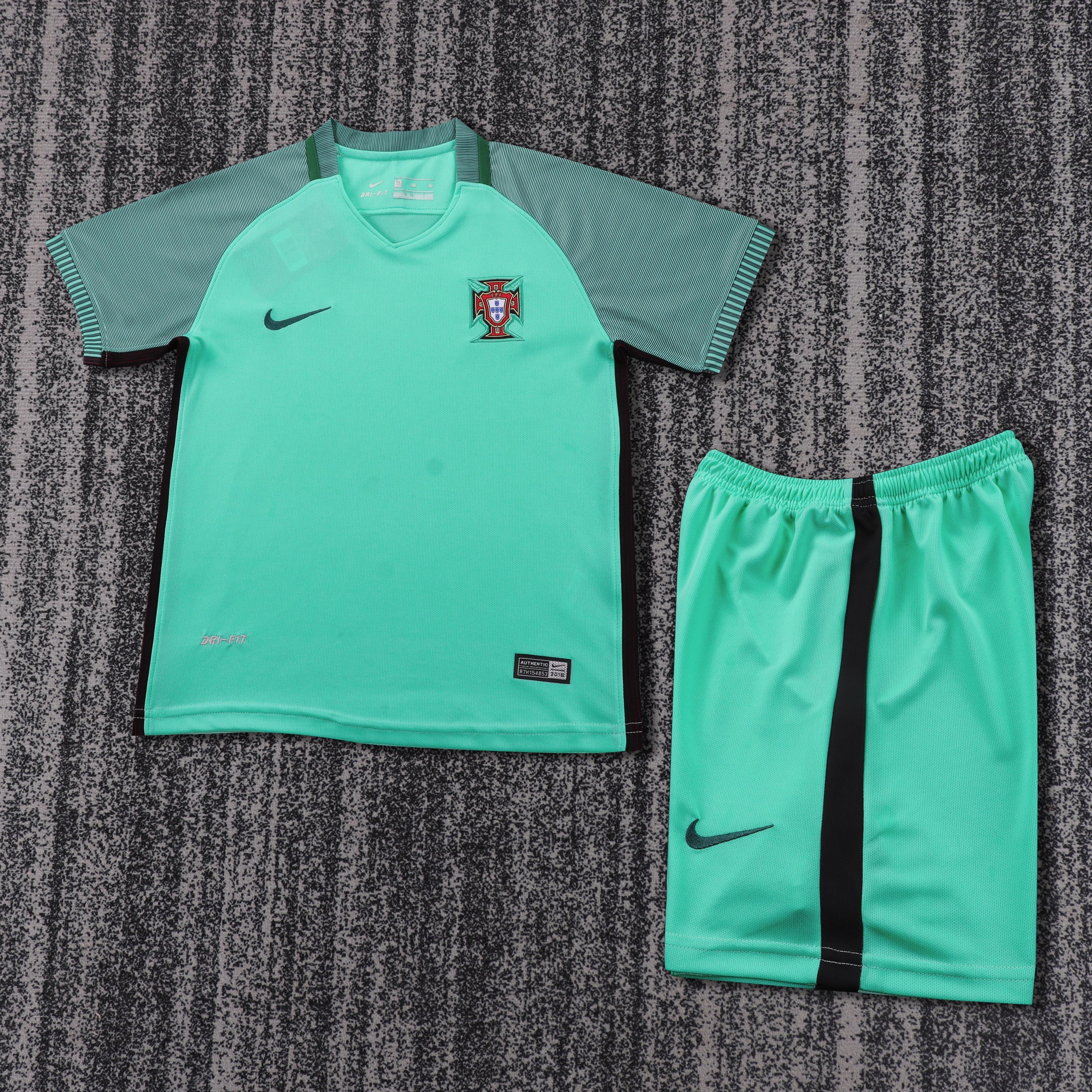 Portugal - Away - 2016 - Kids - Retro