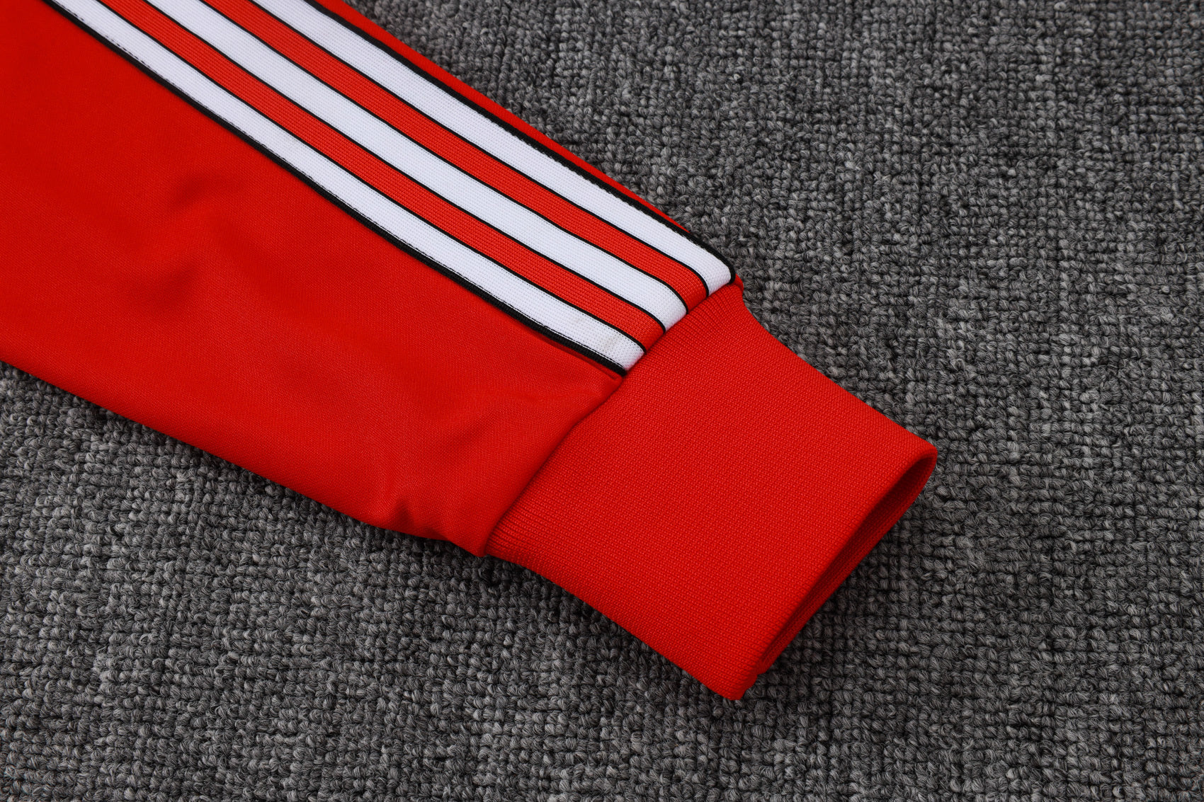 Manchester United - Tracksuit 2 - Adults
