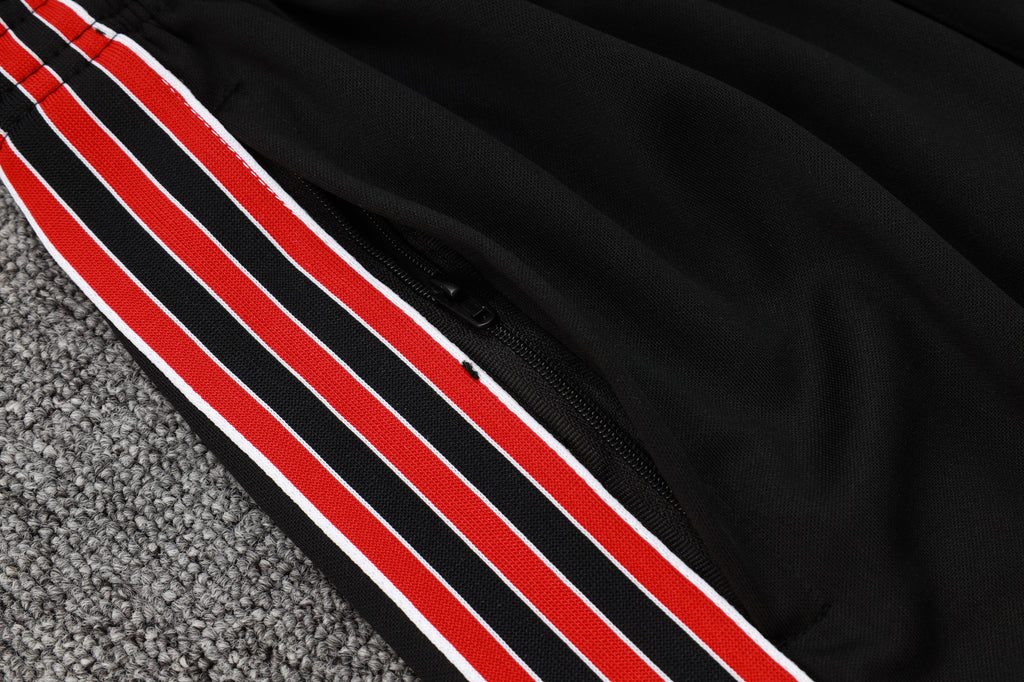 Manchester United - Tracksuit 3 - Adults