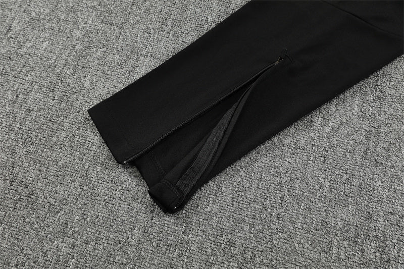 Liverpool - Tracksuit - Halfzip 3 - Adults