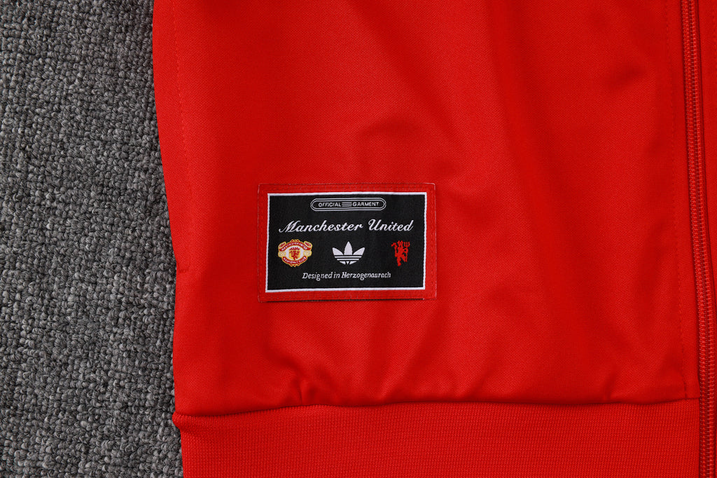 Manchester United - Tracksuit 2 - Adults