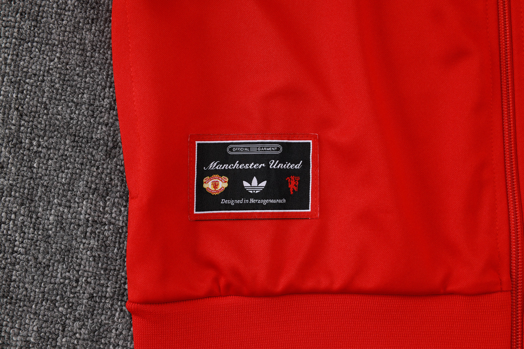 Manchester United - Tracksuit 2 - Adults