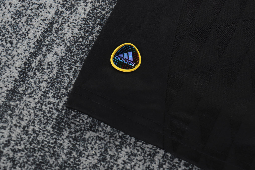 Liverpool - Away - 2010/11 - Kids - Retro