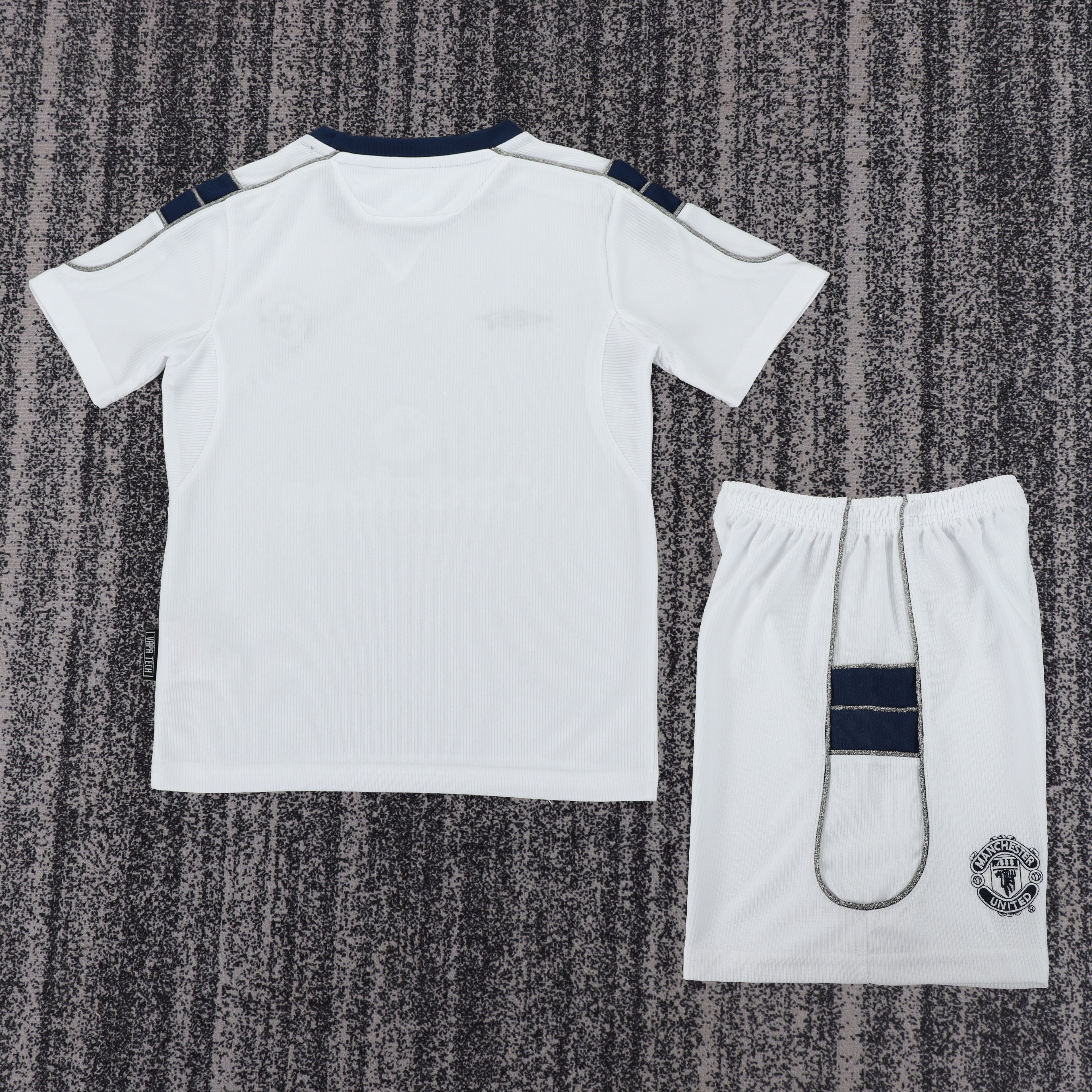 Manchester United - Away - 2000/01 - Kids - Retro