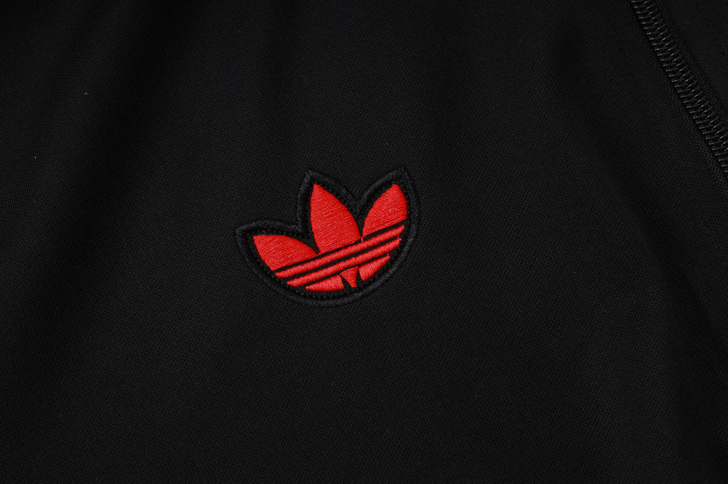 Manchester United - Tracksuit 3 - Adults