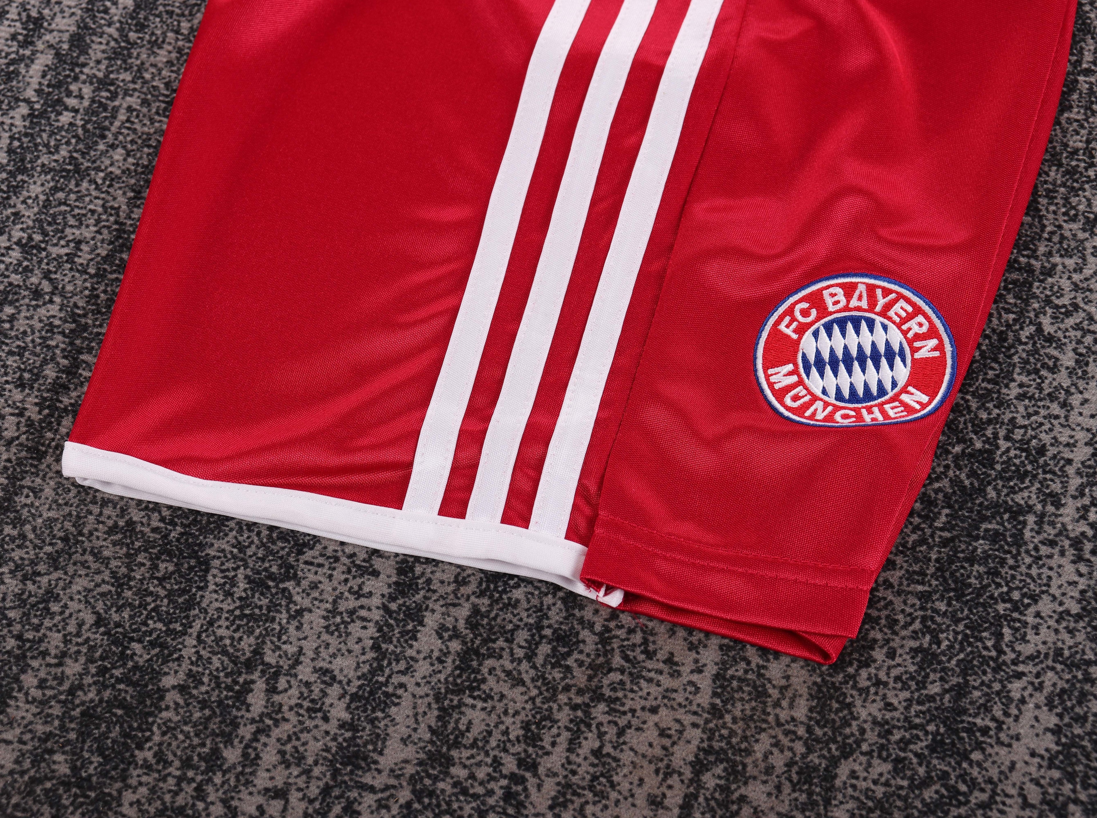 Bayern Munich - Home - 2003/04 - Kids
