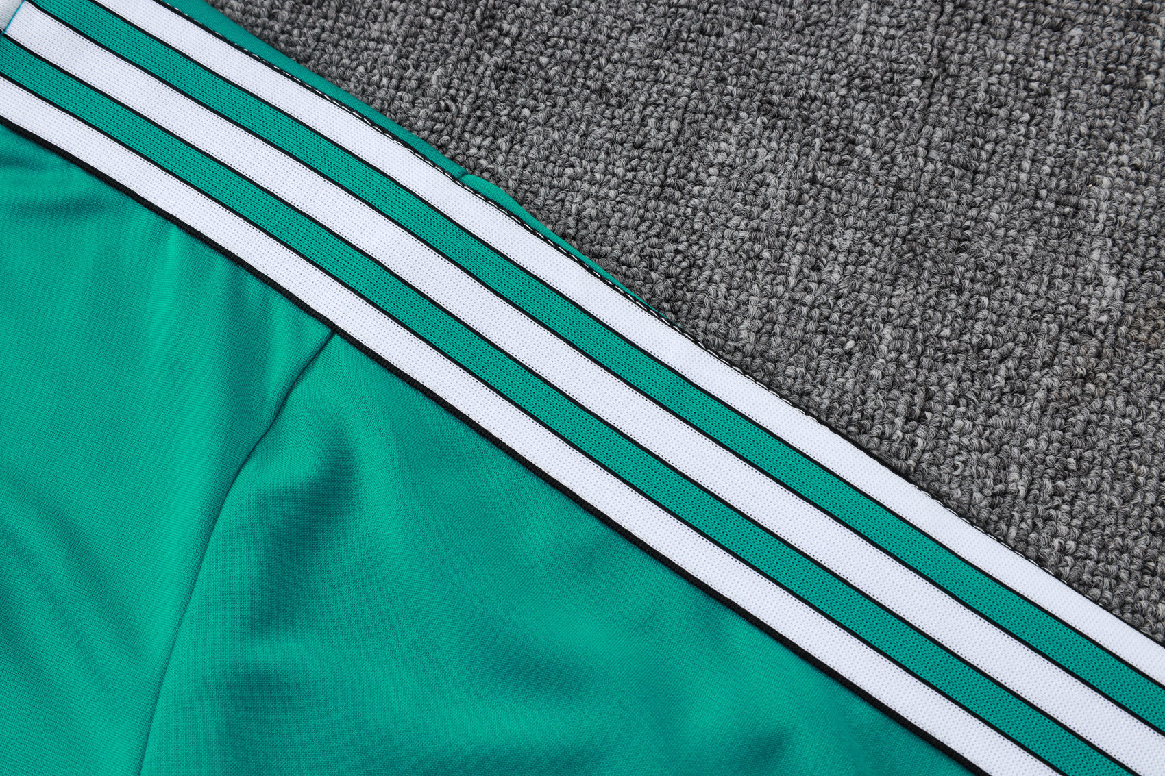 Liverpool - Tracksuit - Halfzip 2 - Adults