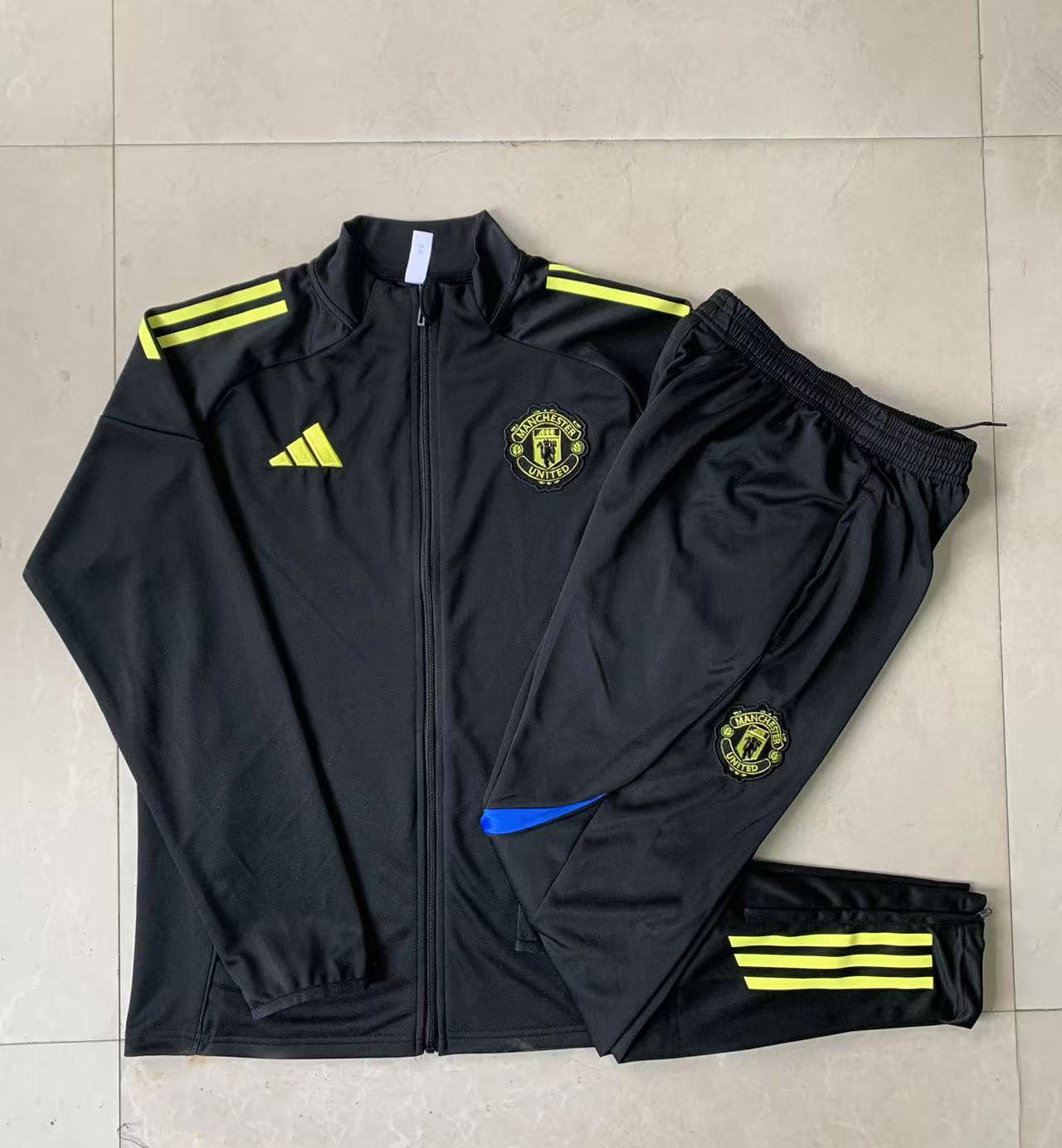Manchester United - Tracksuit 4 - Kids