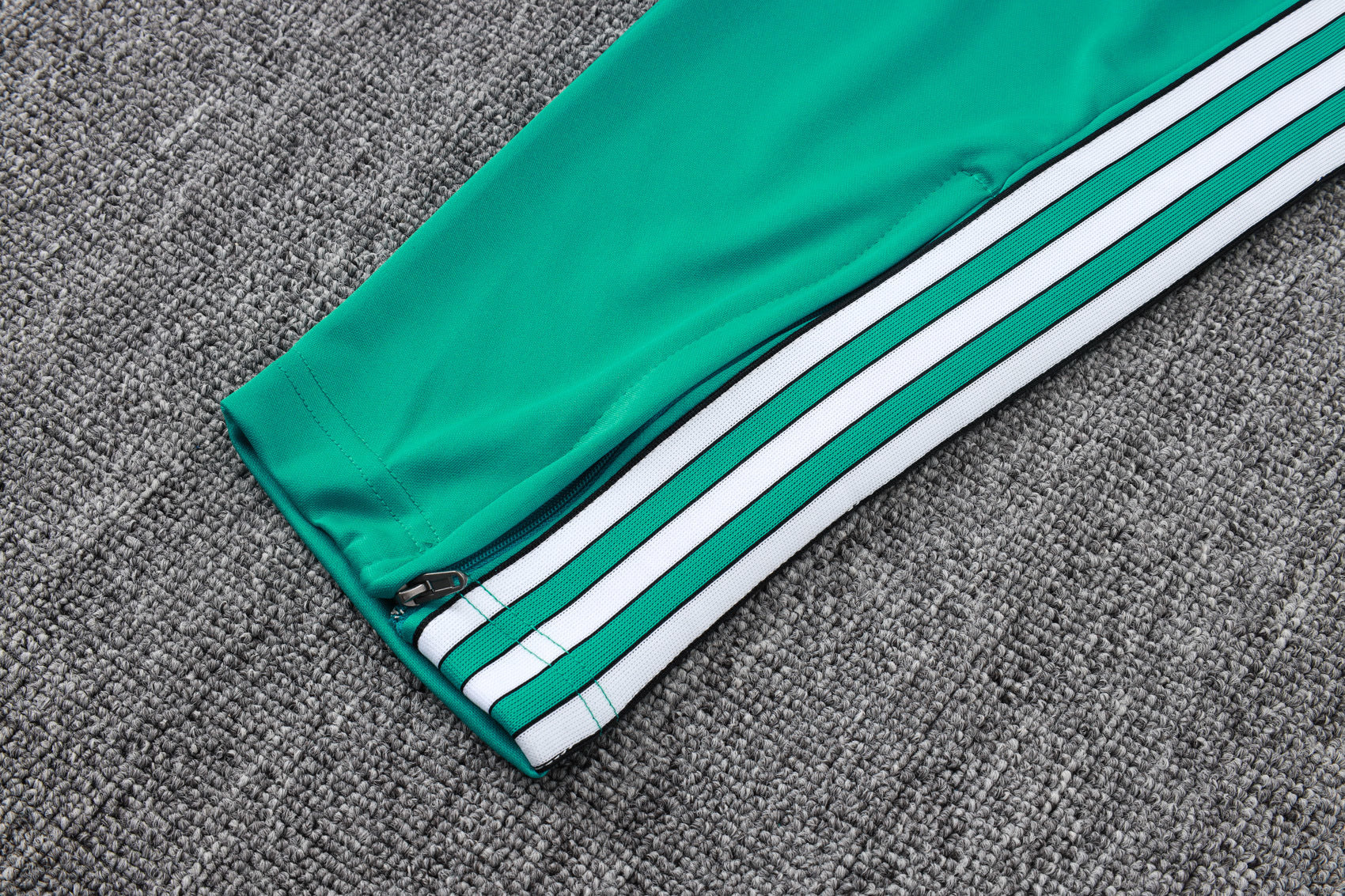 Liverpool - Tracksuit - Halfzip 2 - Adults