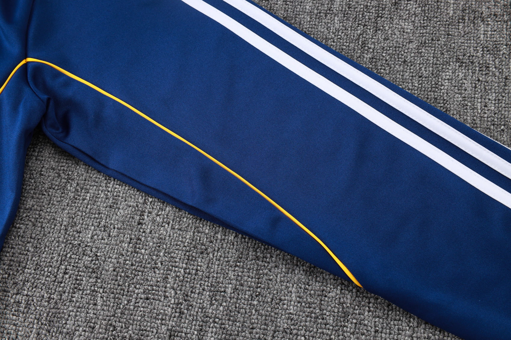 Real Madrid - Tracksuit 2 - Adults