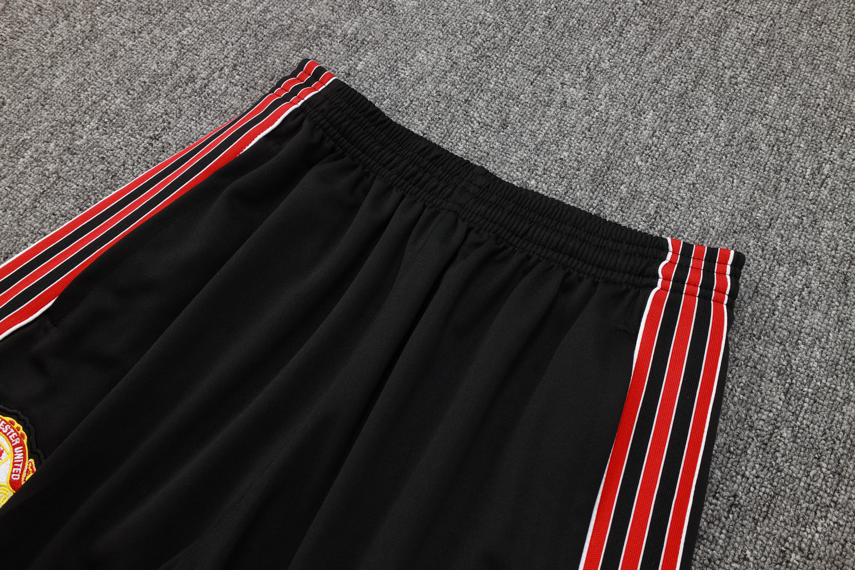 Manchester United - Tracksuit 3 - Adults