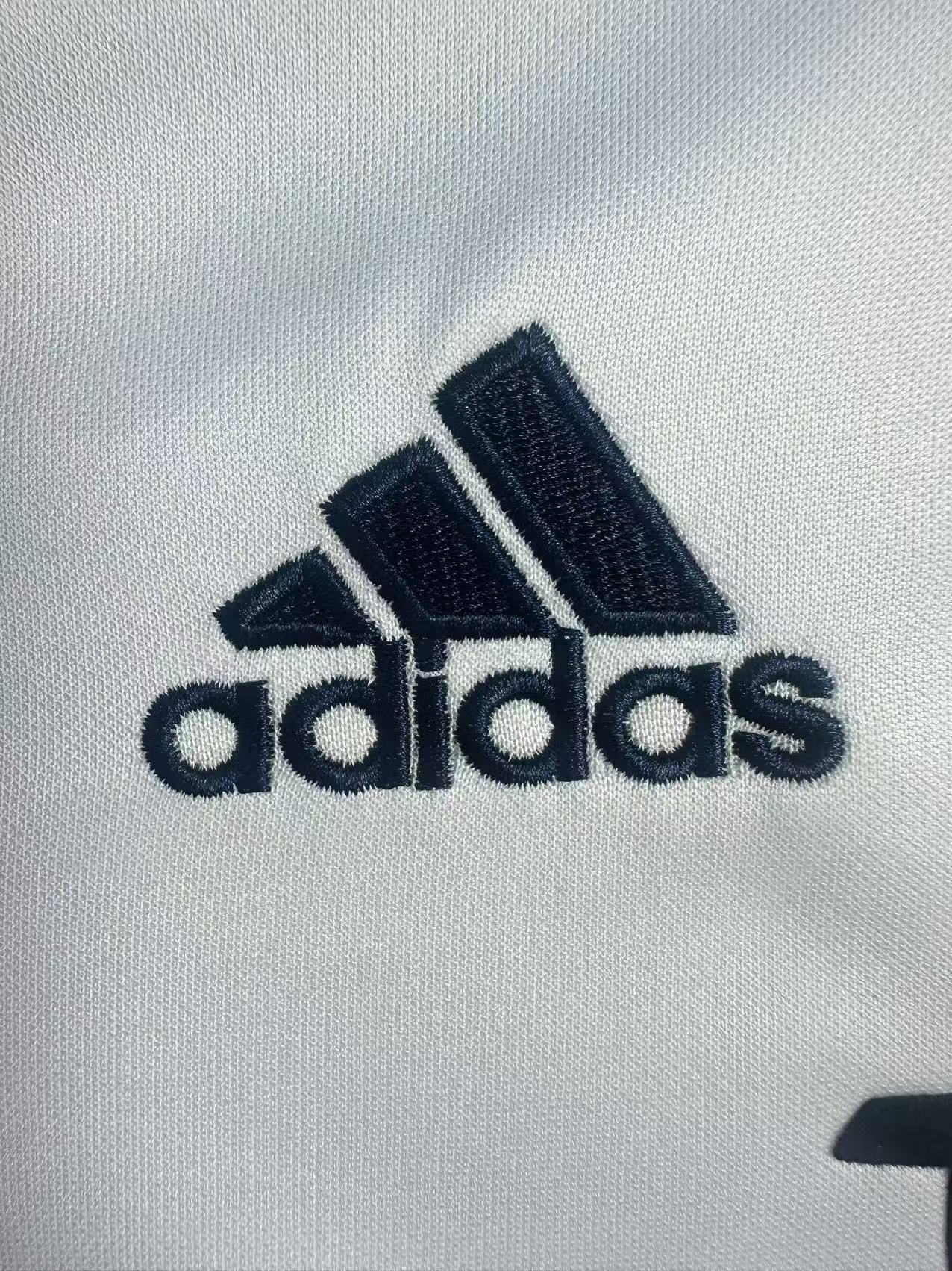 Bayern Munich - Away - 2000-02 - Retro - Adults