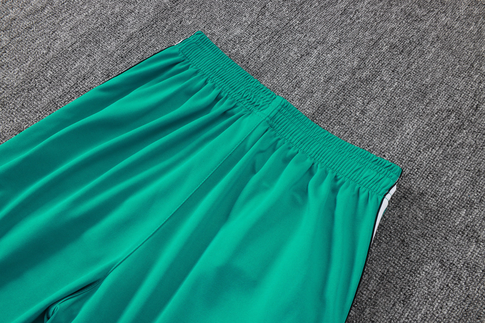 Liverpool - Tracksuit - Halfzip 2 - Adults