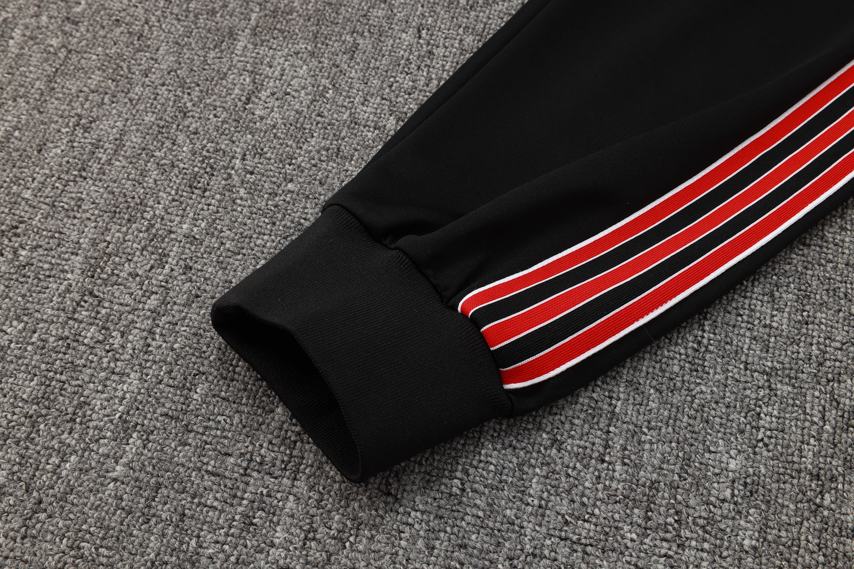 Manchester United - Tracksuit 3 - Adults