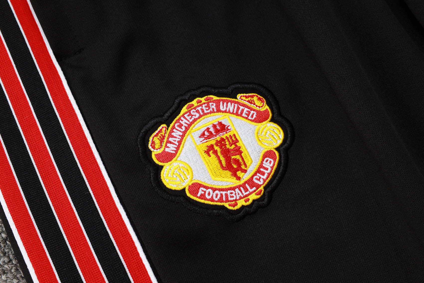 Manchester United - Tracksuit 3 - Adults