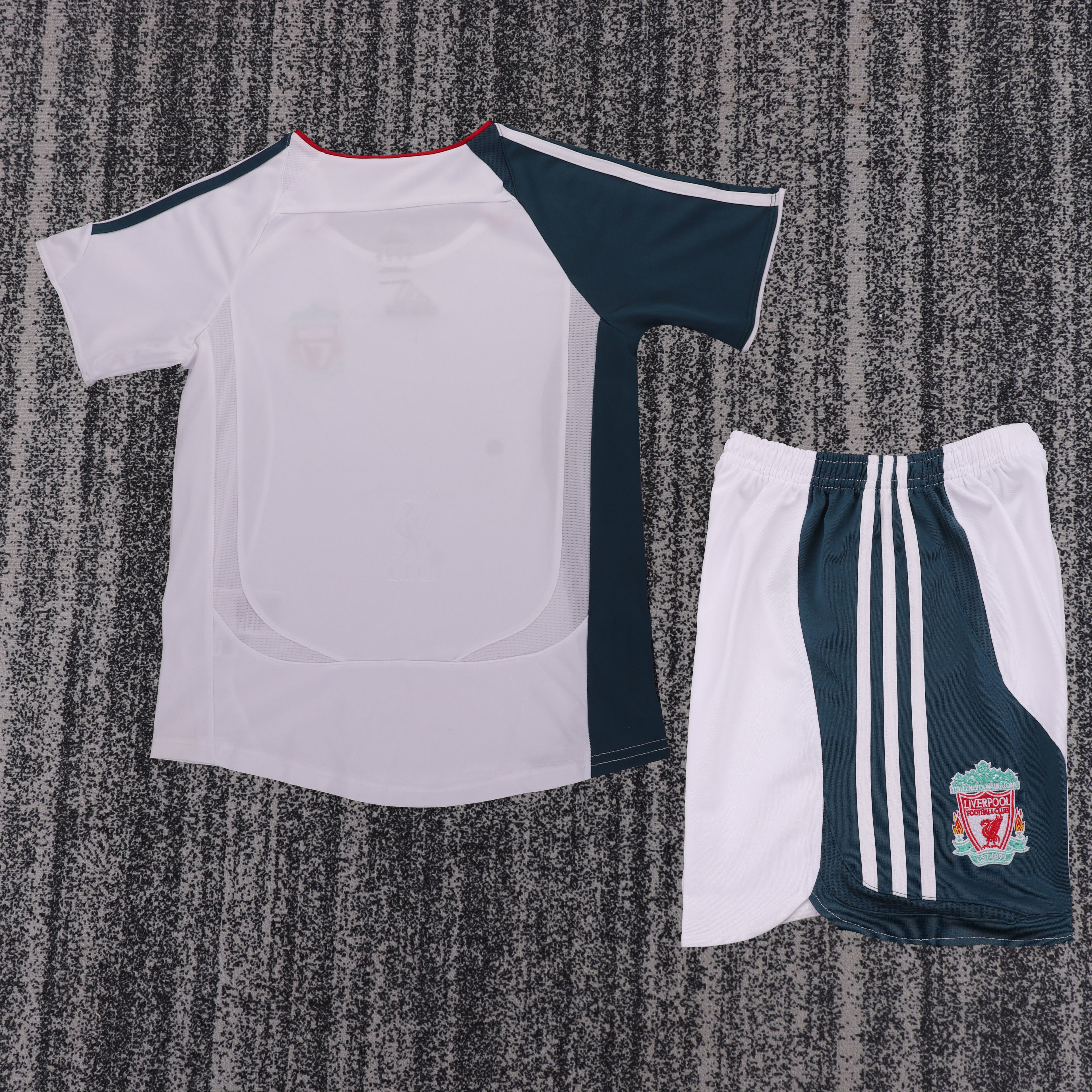 Liverpool -  Away - 2006/08 - Kids - Retro