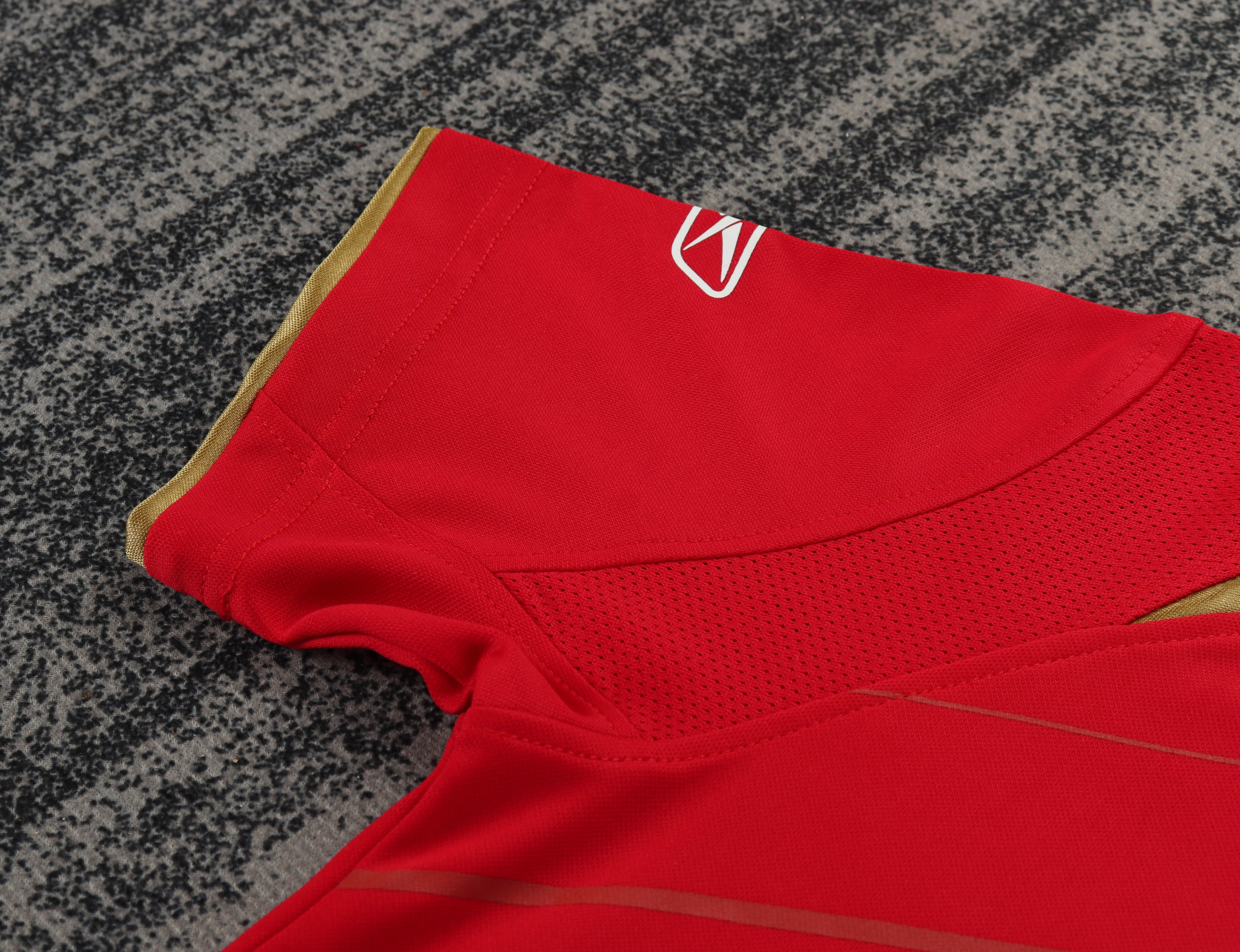 Liverpool - Home - 2005/06 - Kids - Retro