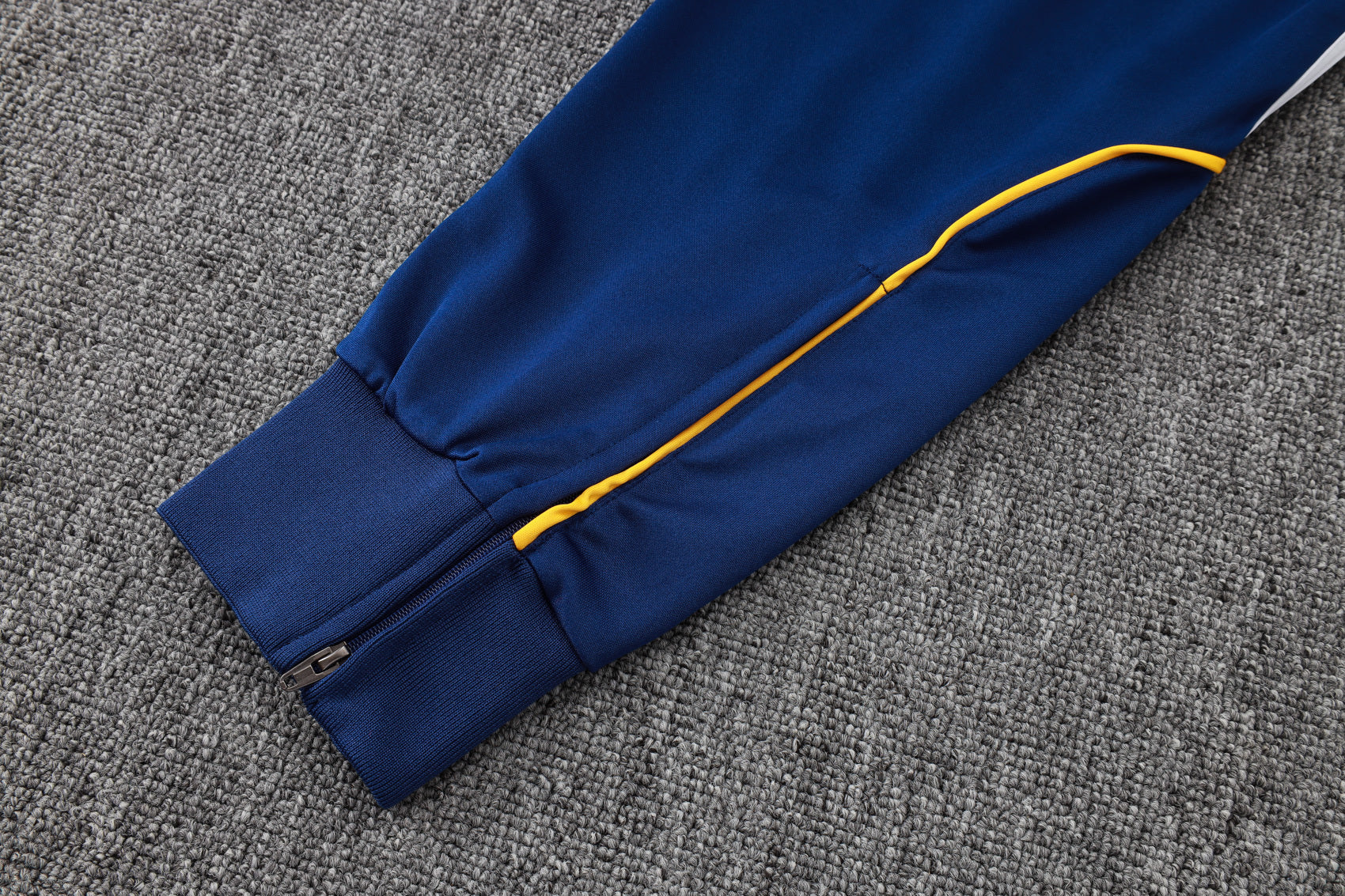 Real Madrid - Tracksuit 2 - Adults