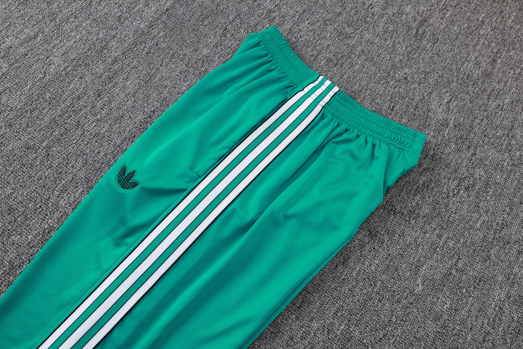 Liverpool - Tracksuit - Halfzip 2 - Adults