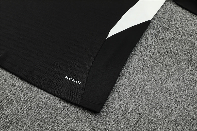 Liverpool - Tracksuit - Halfzip 3 - Adults