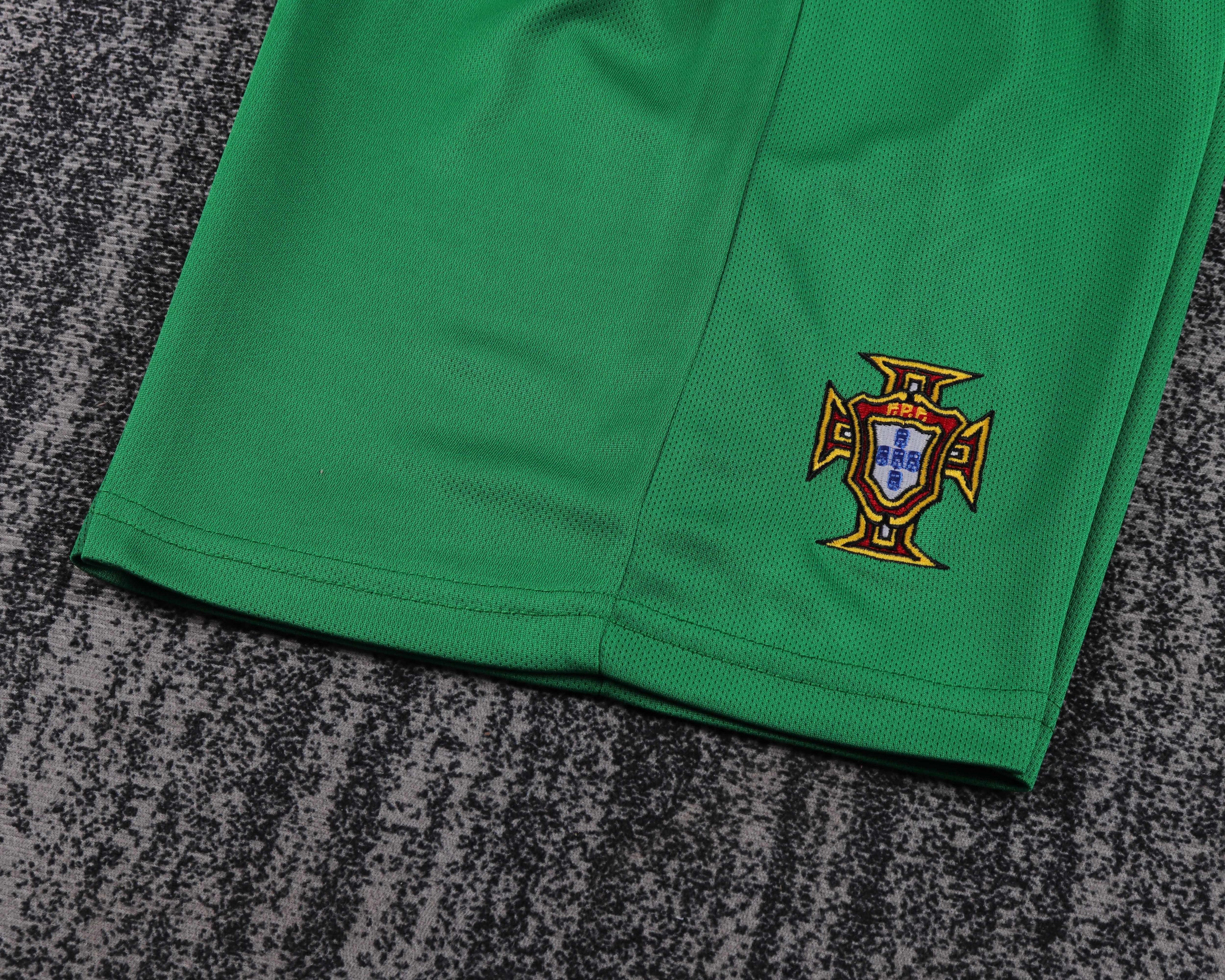 Portugal - Home - 2004 - Kids - Retro