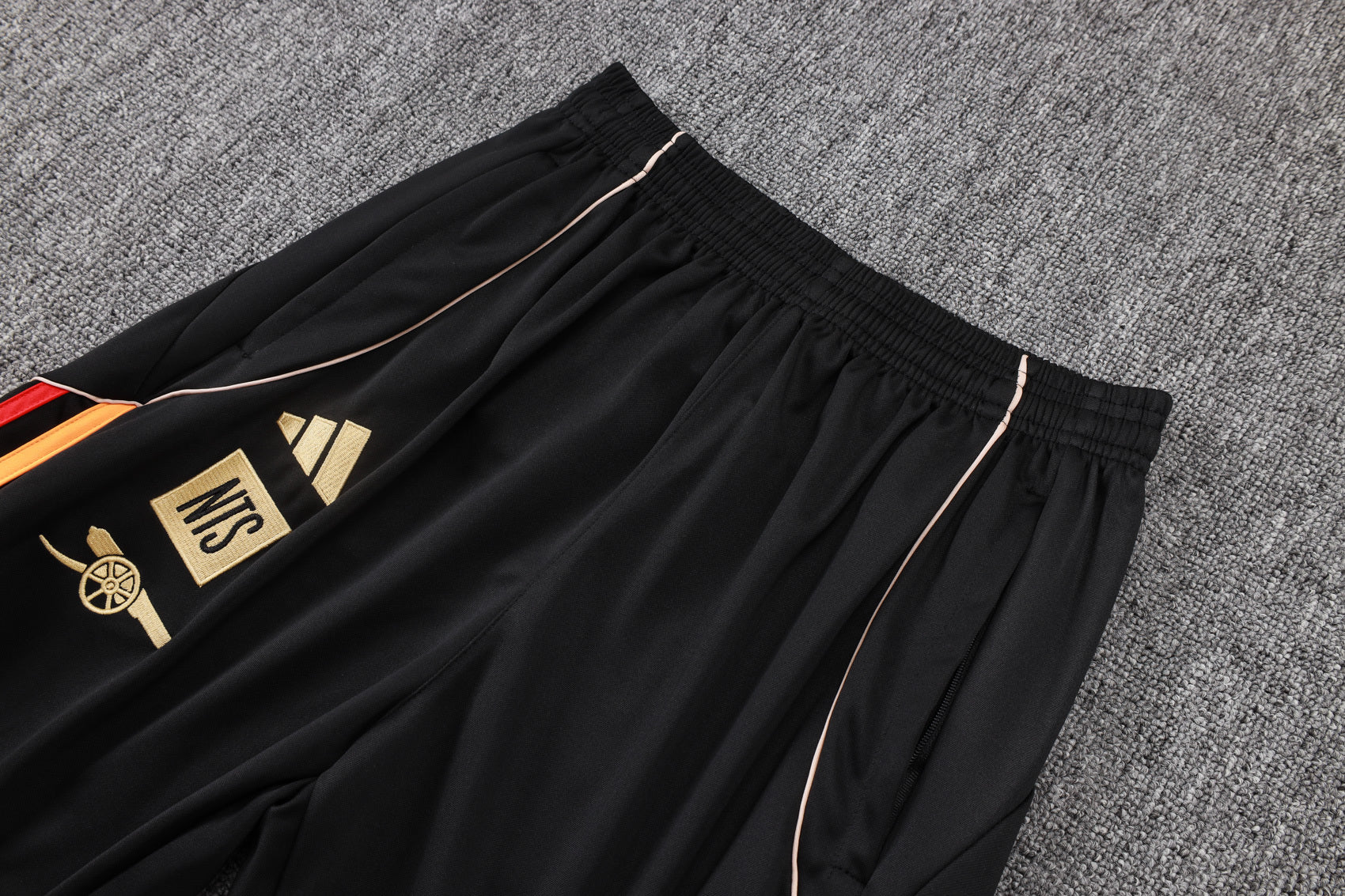 Arsenal - Tracksuit - Halfzip 2 - Adults