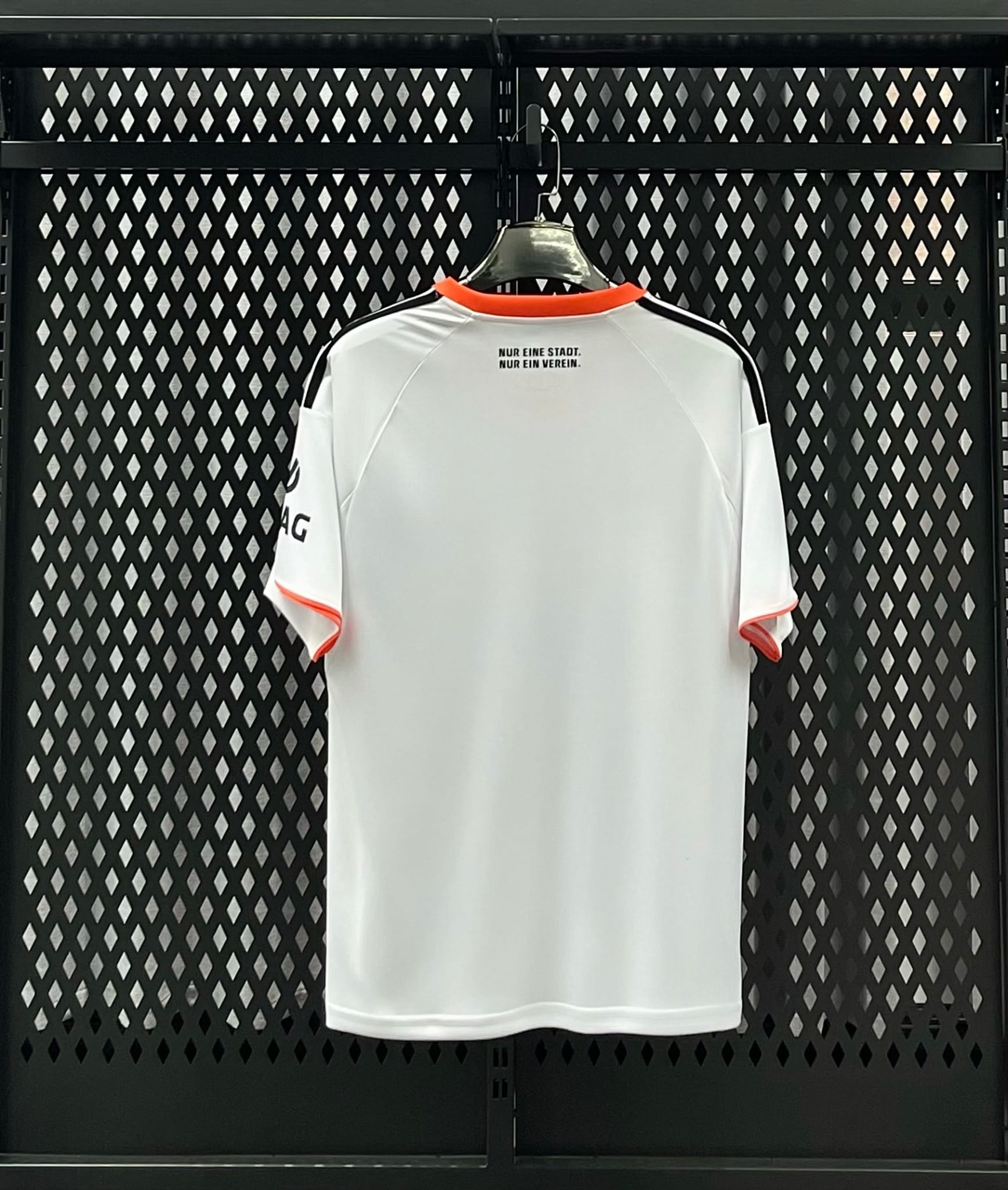 Frankfurt - Away - 25/26 - Adults