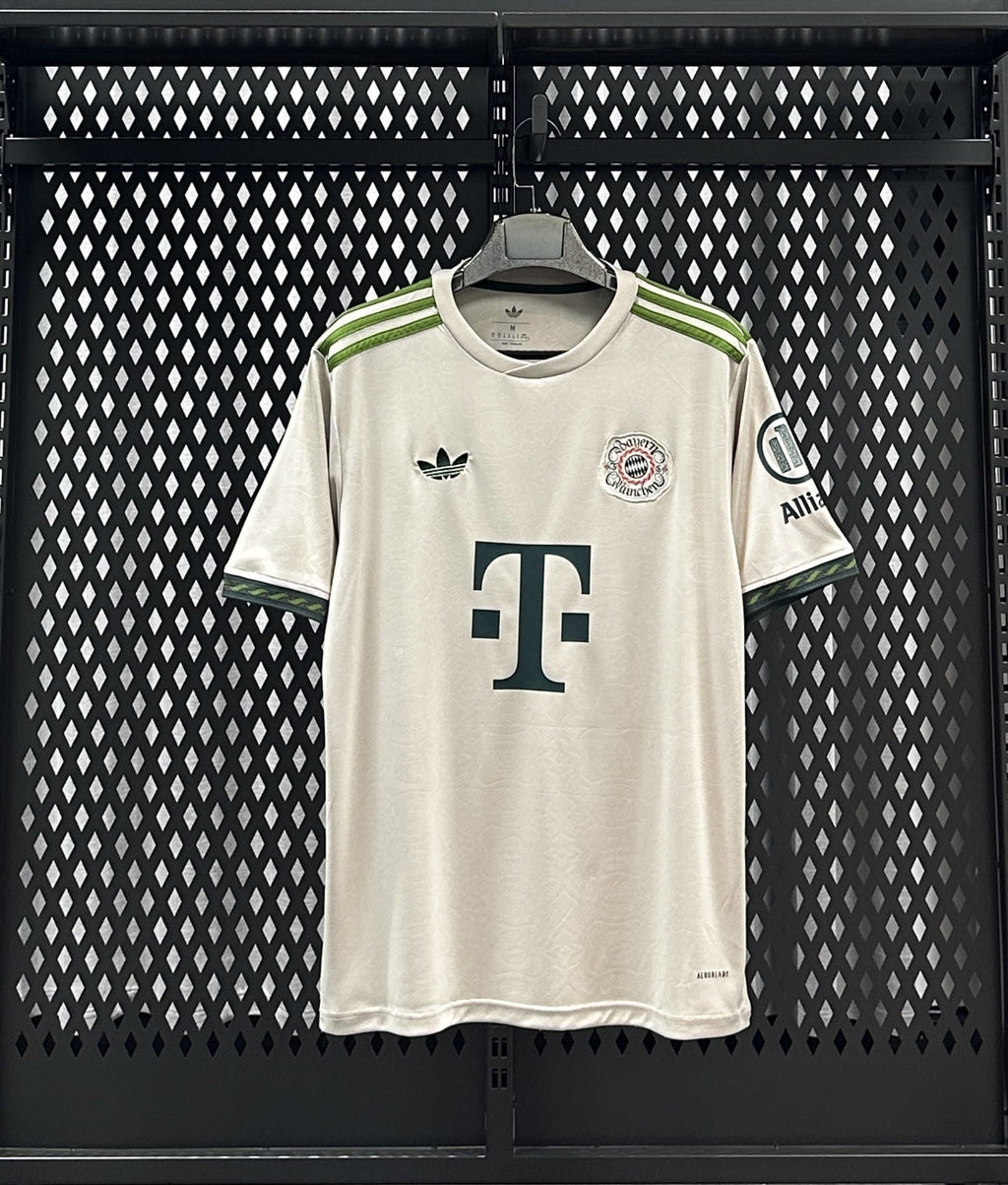 Bayern Munich - Octoberfest Shirt - 25/26 - Adults